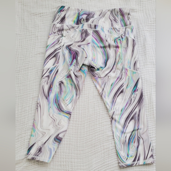 Athleta Marble Glitch Swirl Cropped Leggings Size SP - Picture 3 of 10